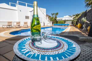 Villa-playa-real-champagne-pool