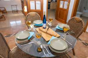 Villa-playa-real-dining-table