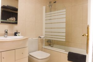 one-apartment-bathroom