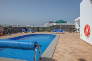 Coloradas terrace and pool 2