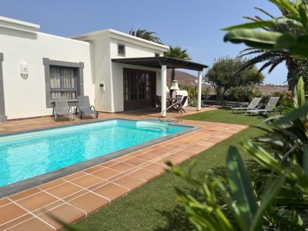 Casa Sandrine garden pool and terrace 2