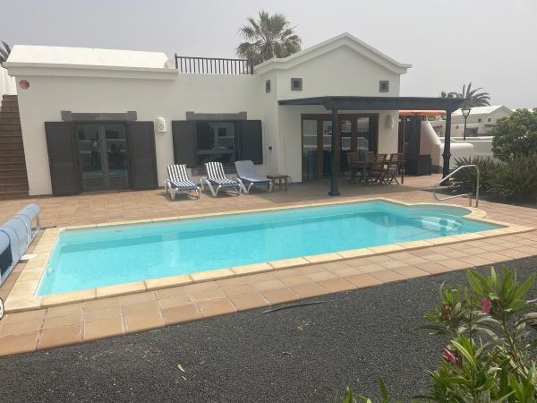 Faro Park Villa Bella: 2 bed, 2 bath luxury villa with private pool